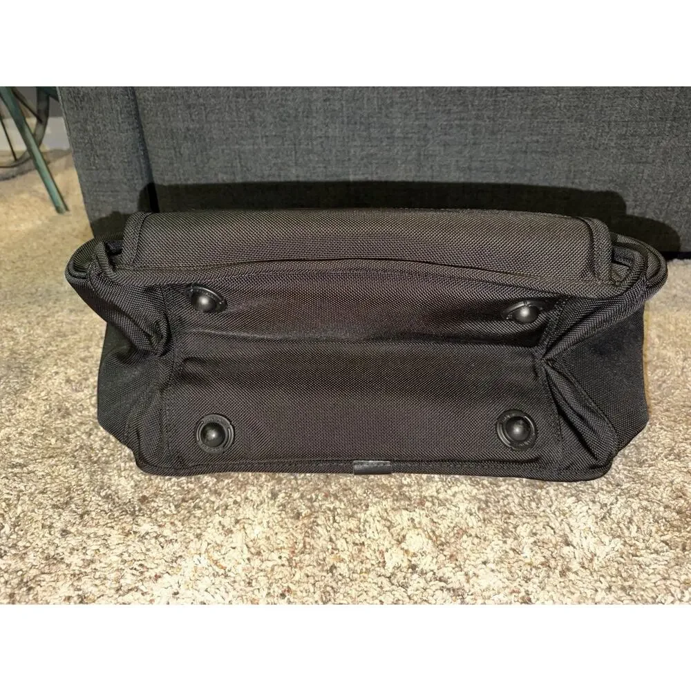 TravelPro Platinum 3 Cabin Tote Duffle Carry On Bag Weekender Shoulder Bag Black